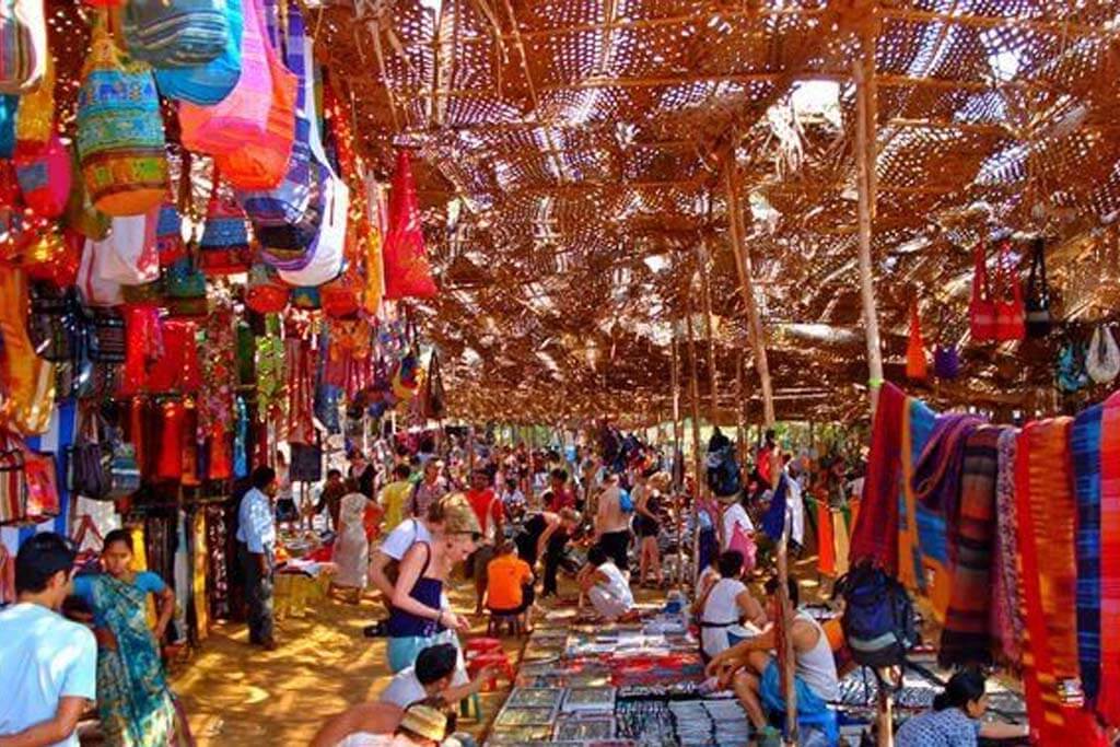 anjuna flea market goa