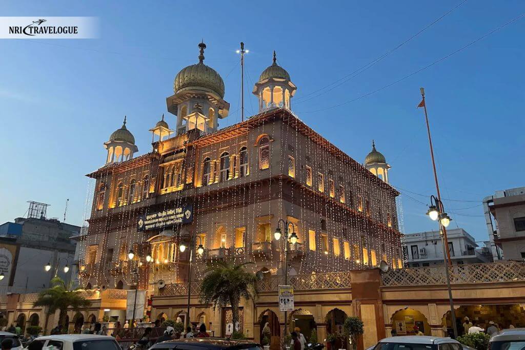Gurudwara Sis Ganj Sahib