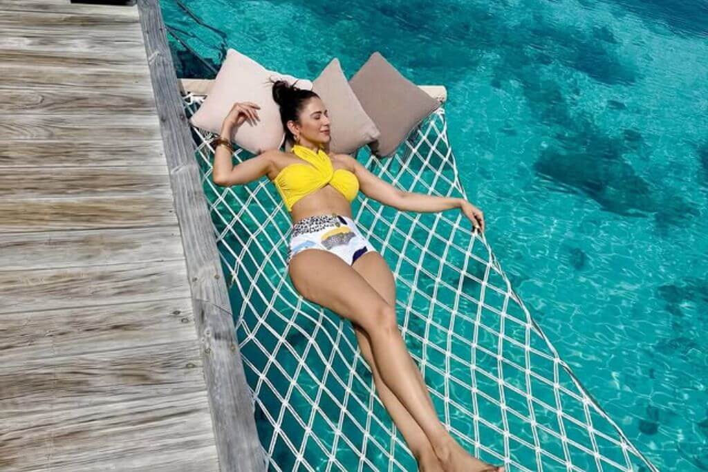 Slow Days, Soft Clothes, and Island Ease