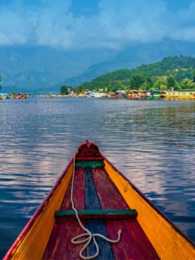 7 Beautiful Lakes In India That Look Like Masterpieces