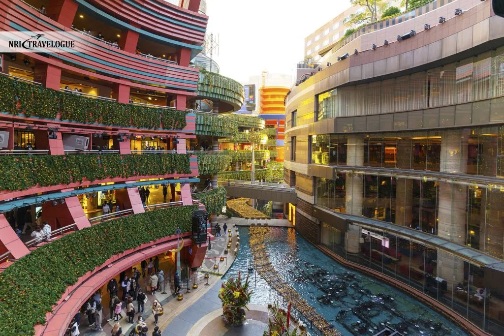 Explore Canal City Hakata